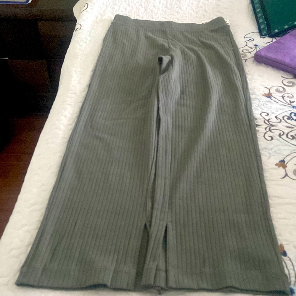 Uniqlo Wide Ribbed Slit Straight Pants